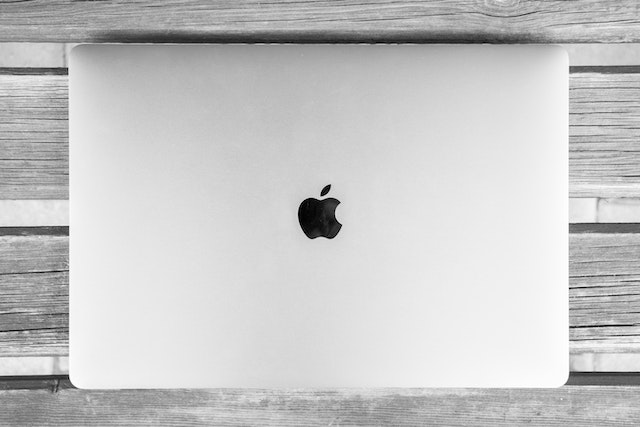 Nowy laptop Apple